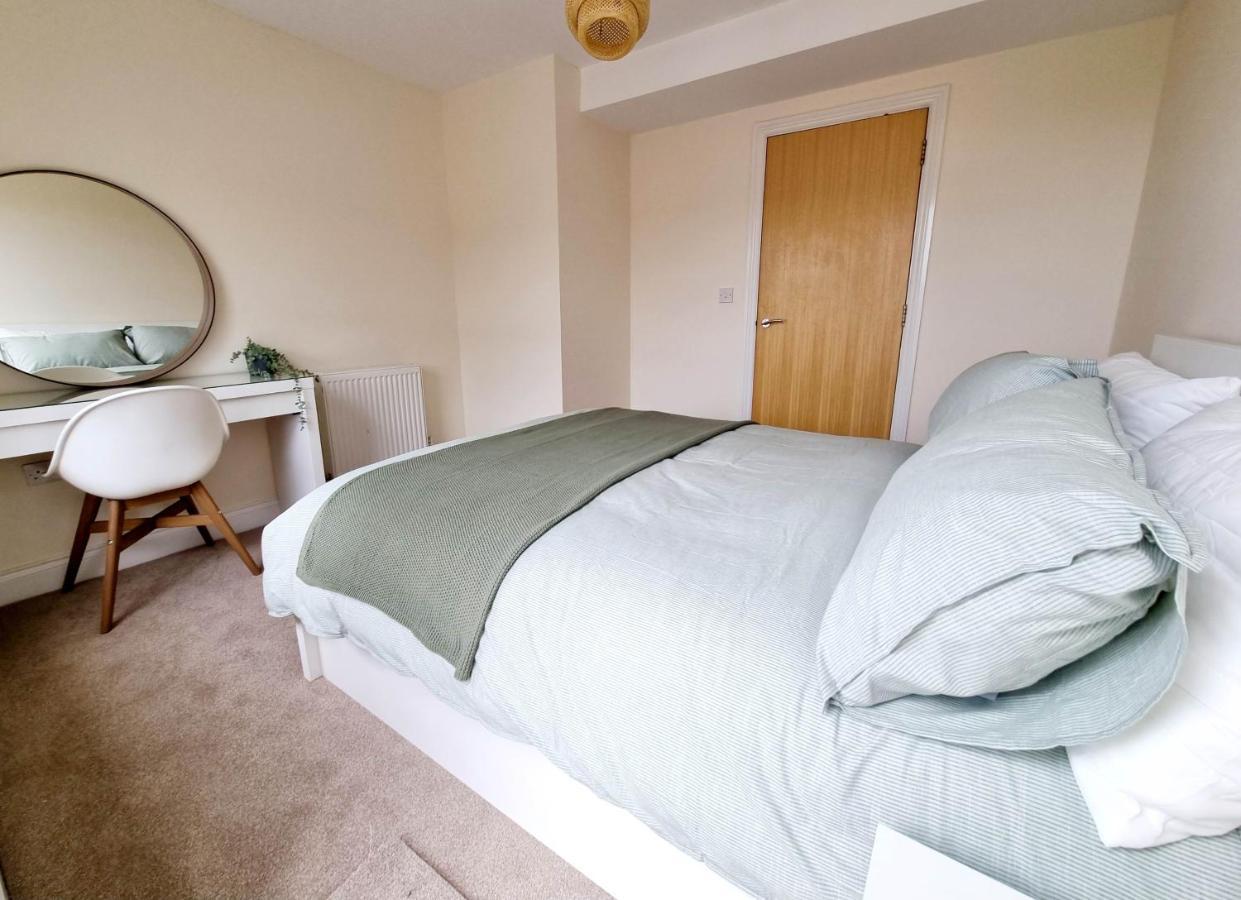 Cityscape Haven: 1 Bedroom Apartment With Terrace And City View Bournemouth Luaran gambar