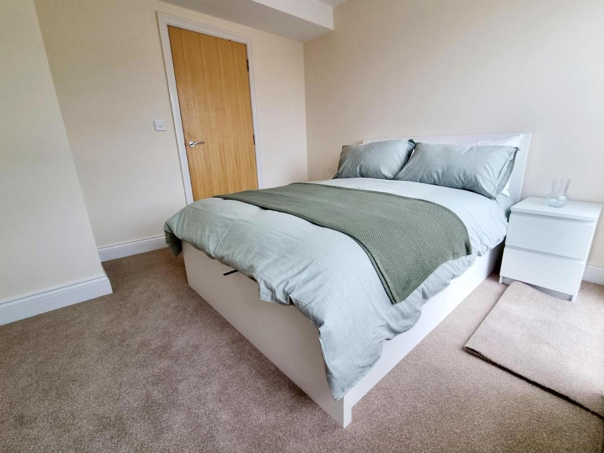 Cityscape Haven: 1 Bedroom Apartment With Terrace And City View Bournemouth Luaran gambar